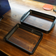 El depósito de la Halot One Plus comparado con el de la Anycubic M3 Plus, mucho más cara, pero no mucho más grande.